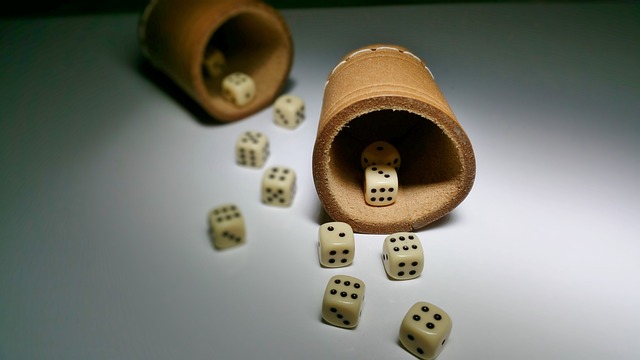 dice-621488_640
